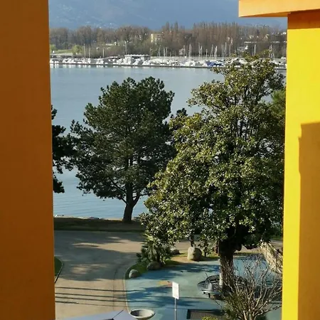 Maggiore Waterfront Retreat - Walking Distance To Everything Appartement *