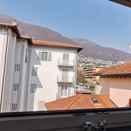 Maggiore Waterfront Retreat - Walking Distance To Everything *