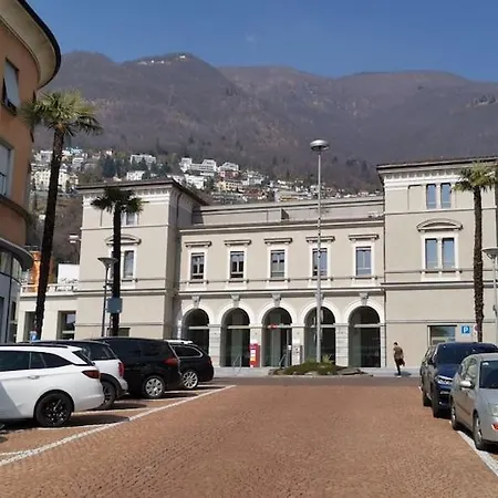 Maggiore Waterfront Retreat - Walking Distance To Everything アパート