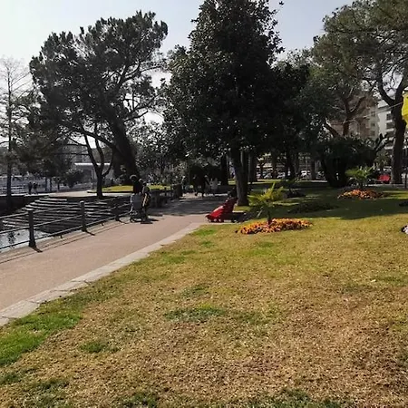 Maggiore Waterfront Retreat - Walking Distance To Everything アパート