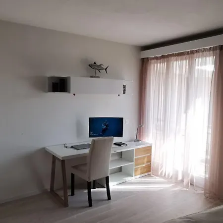 Maggiore Waterfront Retreat - Walking Distance To Everything Muralto