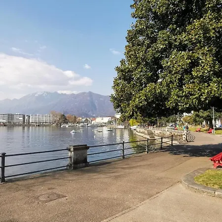 Maggiore Waterfront Retreat - Walking Distance To Everything アパート Muralto