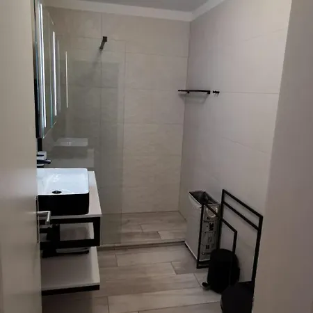 Maggiore Waterfront Retreat - Walking Distance To Everything アパート Muralto