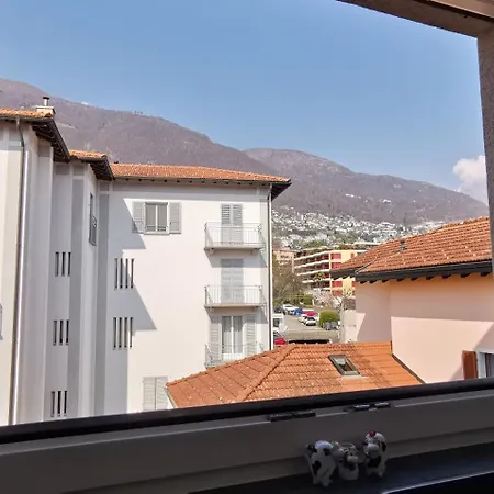 Maggiore Waterfront Retreat - Walking Distance To Everything アパート Muralto