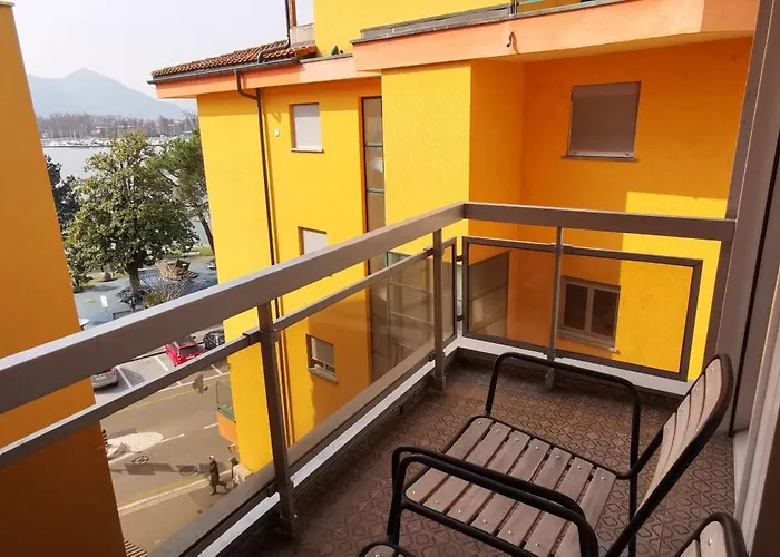 Maggiore Waterfront Retreat - Walking Distance To Everything Muralto