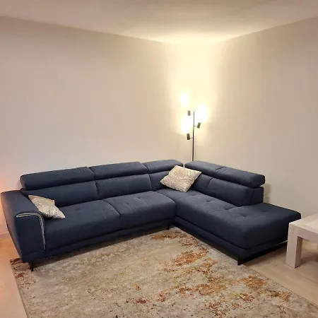 Apartment Maggiore Waterfront Retreat - Walking Distance To Everything