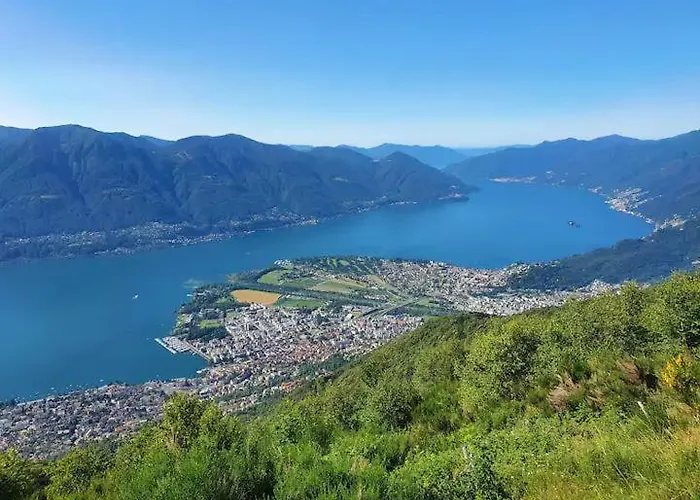 Maggiore Waterfront Retreat - Walking Distance To Everything